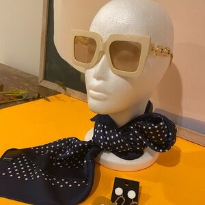 Chic Cream Sunglasses